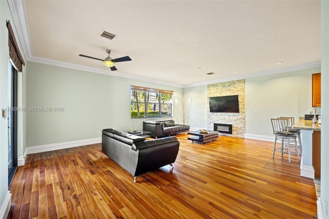 For Rent: $4,600 (4 beds, 2 baths, 2361 Square Feet)