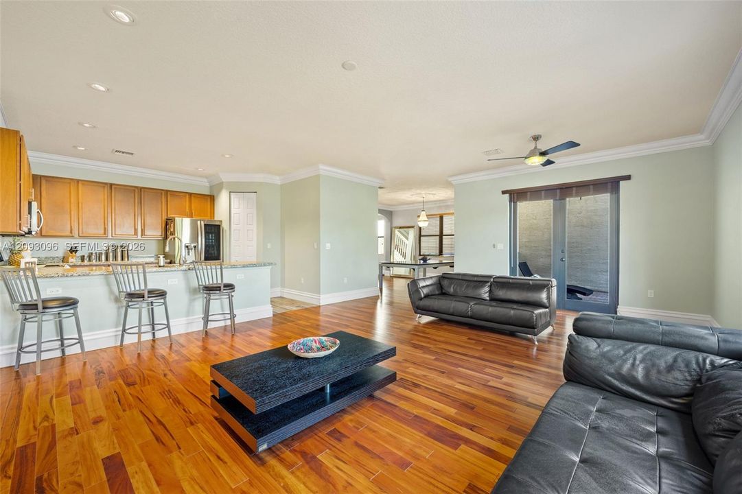 For Rent: $4,600 (4 beds, 2 baths, 2361 Square Feet)