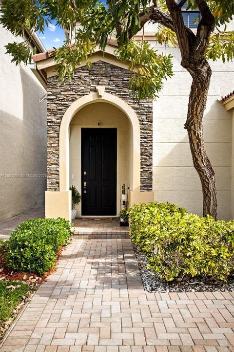 For Rent: $4,600 (4 beds, 2 baths, 2361 Square Feet)