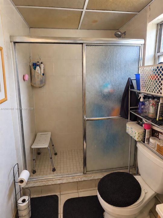 For Sale: $185,000 (2 beds, 1 baths, 840 Square Feet)