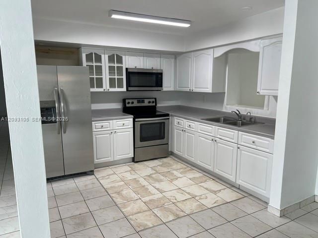 For Rent: $3,400 (3 beds, 2 baths, 2080 Square Feet)