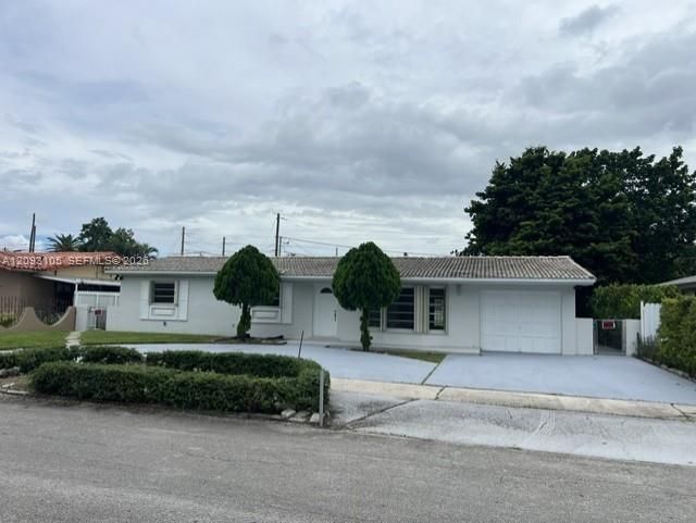 For Rent: $3,400 (3 beds, 2 baths, 2080 Square Feet)