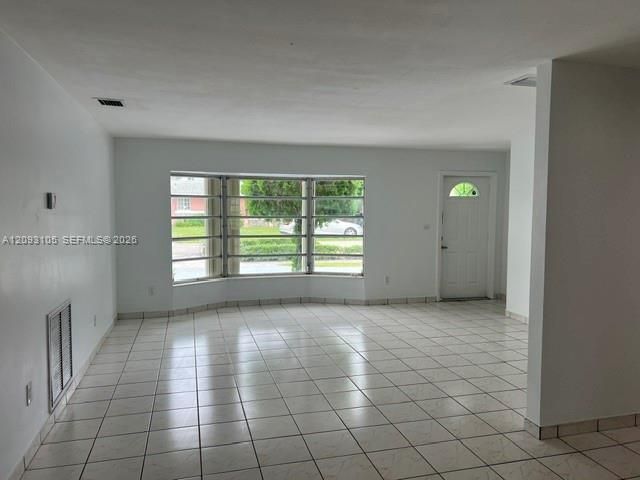 For Rent: $3,400 (3 beds, 2 baths, 2080 Square Feet)