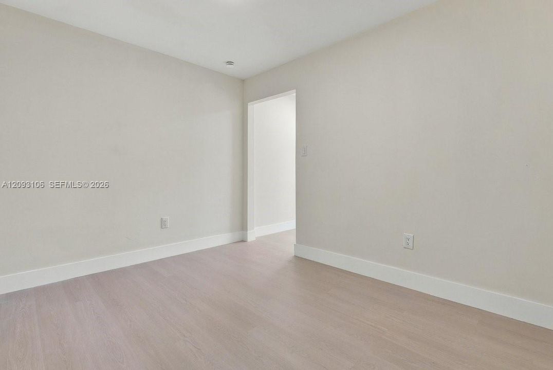 En Venta: $429,900 (4 camas, 2 baños, 1260 Pies cuadrados)