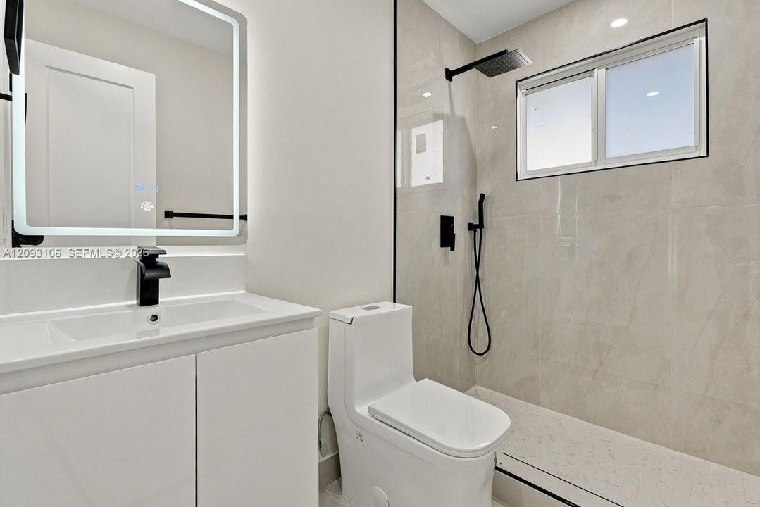 En Venta: $429,900 (4 camas, 2 baños, 1260 Pies cuadrados)