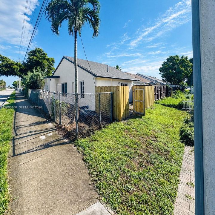 En Venta: $429,900 (4 camas, 2 baños, 1260 Pies cuadrados)