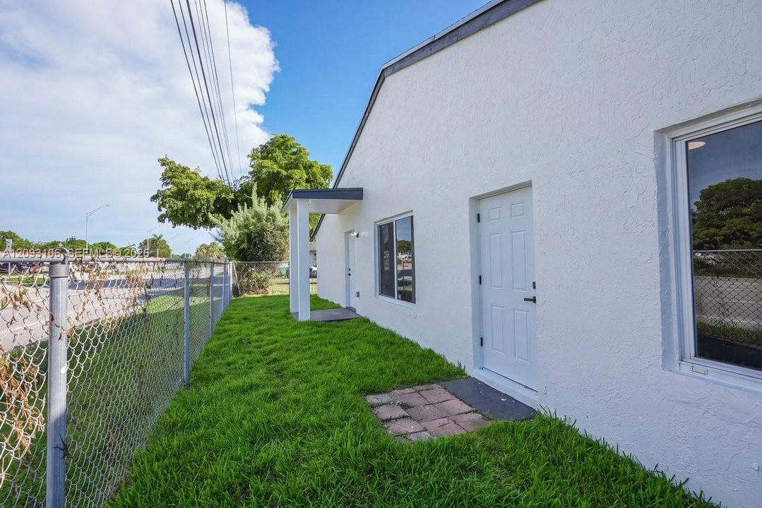 En Venta: $429,900 (4 camas, 2 baños, 1260 Pies cuadrados)