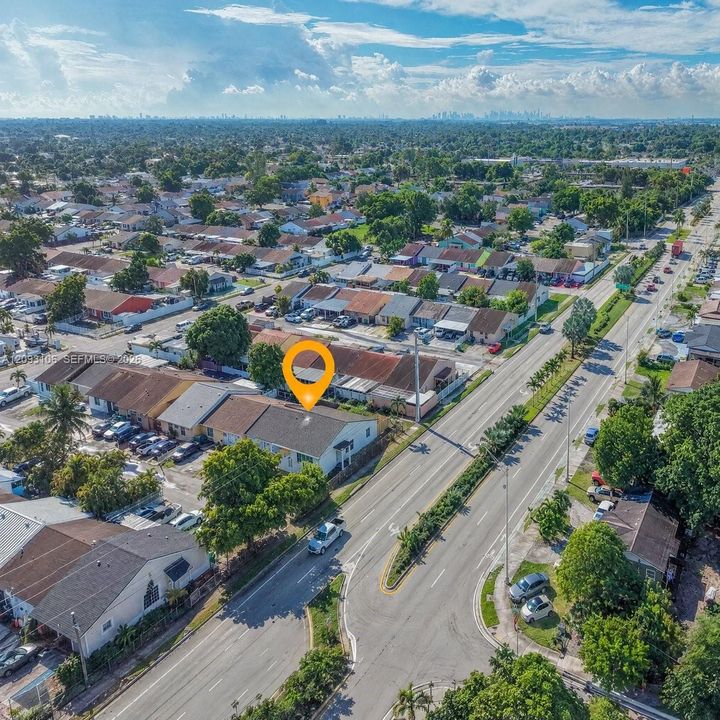 En Venta: $429,900 (4 camas, 2 baños, 1260 Pies cuadrados)