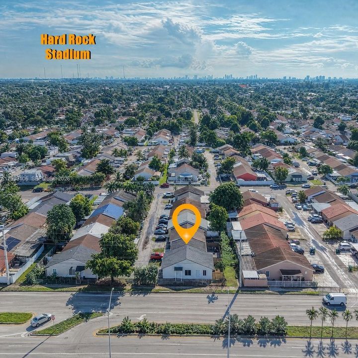 En Venta: $429,900 (4 camas, 2 baños, 1260 Pies cuadrados)