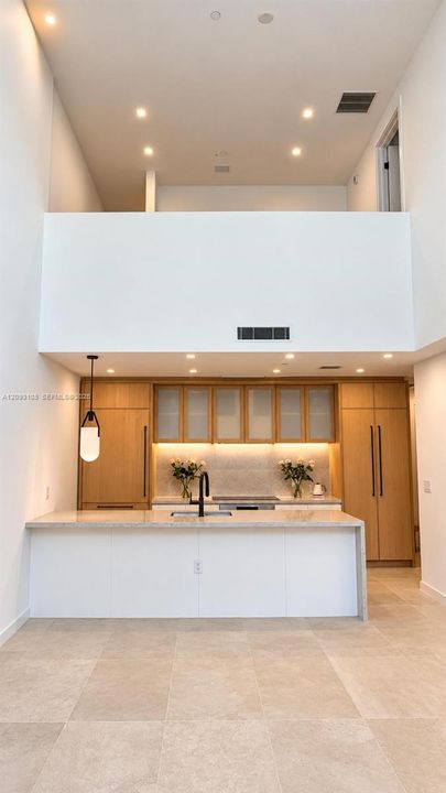 For Rent: $13,900 (2 beds, 2 baths, 1434 Square Feet)