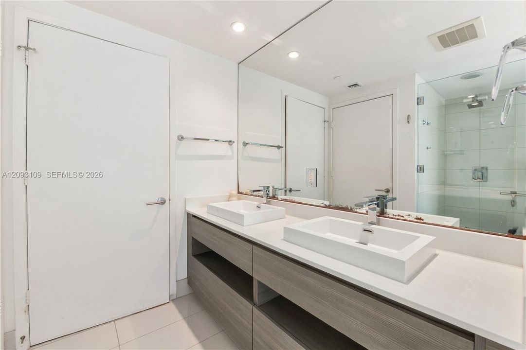 For Sale: $1,349,000 (3 beds, 2 baths, 1395 Square Feet)