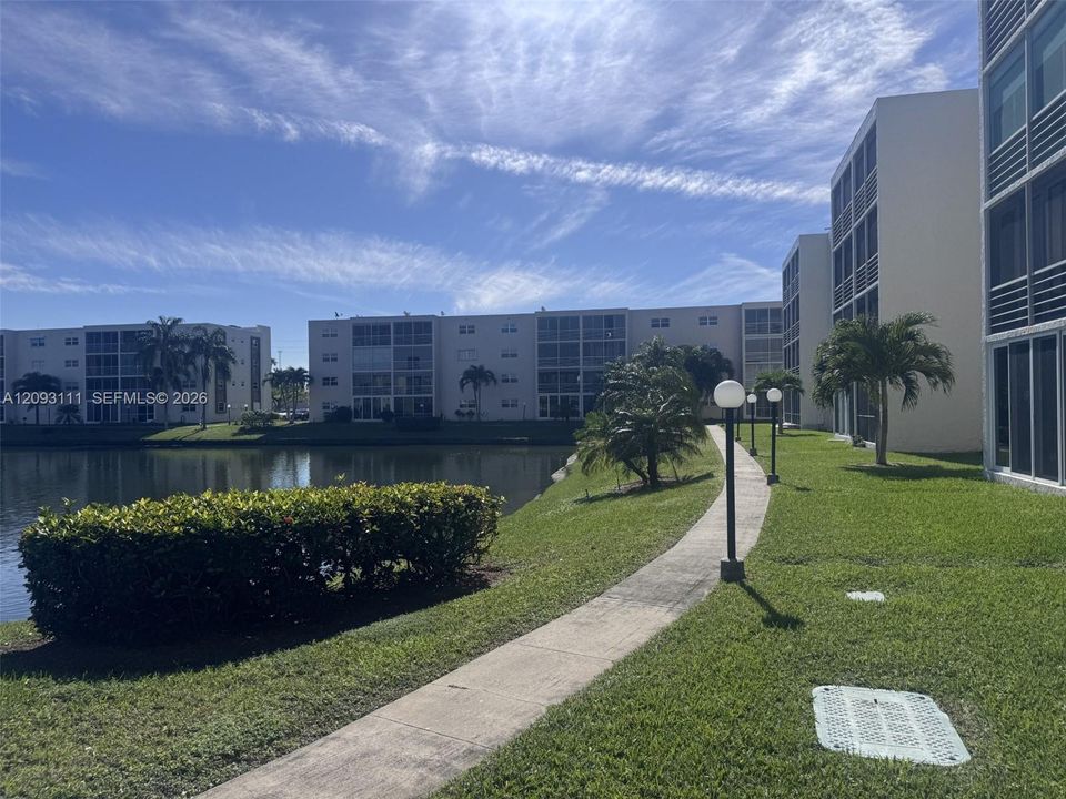 For Rent: $2,000 (2 beds, 2 baths, 1144 Square Feet)