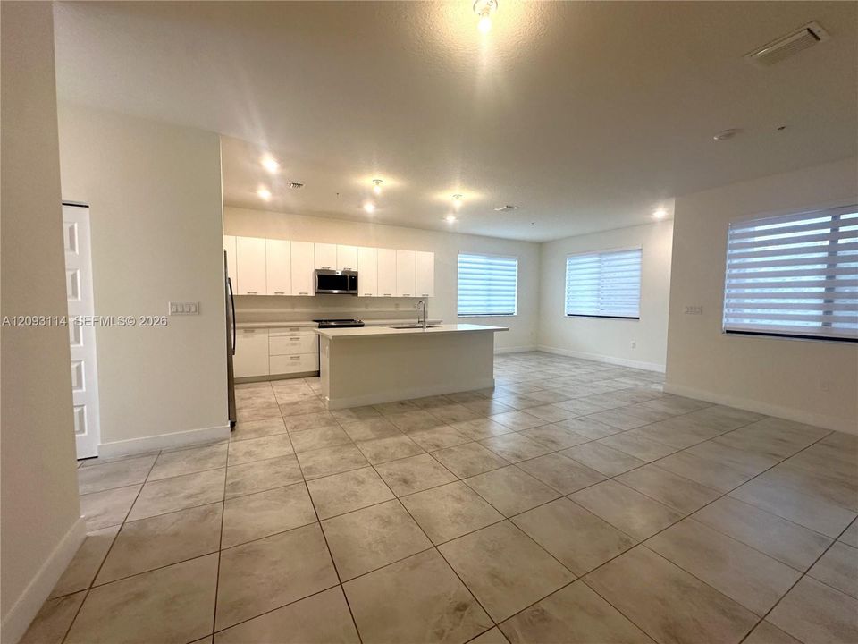For Rent: $3,400 (3 beds, 2 baths, 1431 Square Feet)