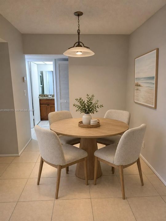For Rent: $2,100 (2 beds, 2 baths, 936 Square Feet)
