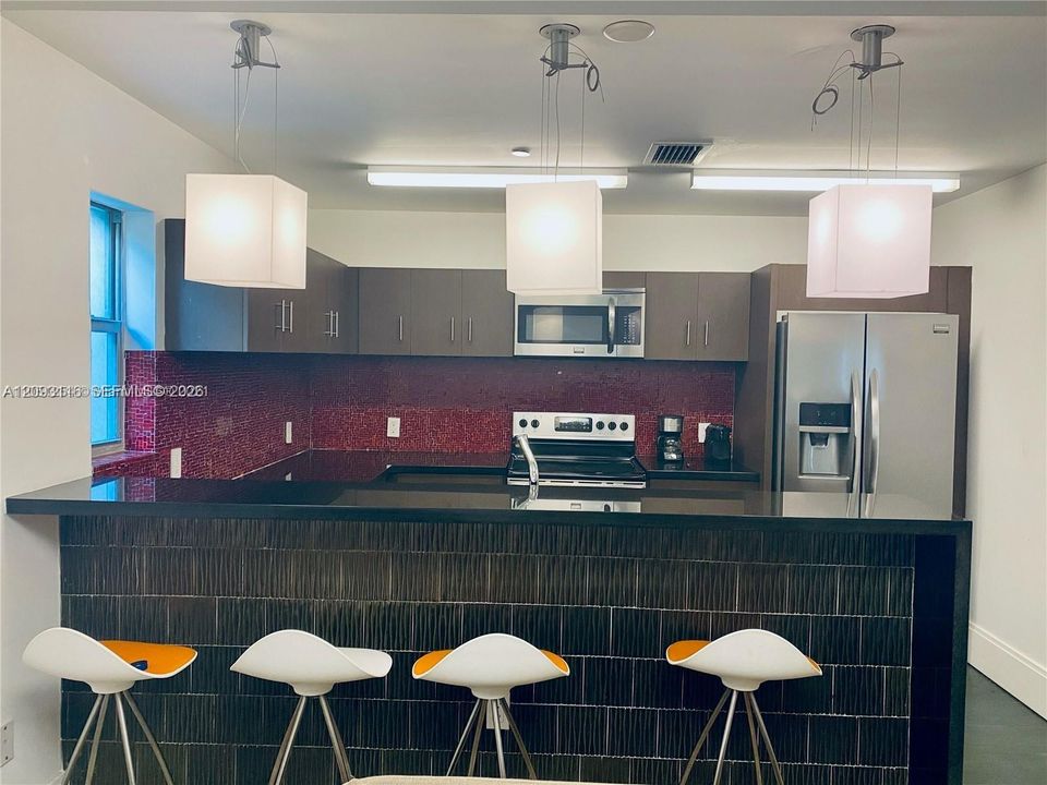 В аренду: $2,500 (1 спален, 1 ванн, 750 Квадратных фут)
