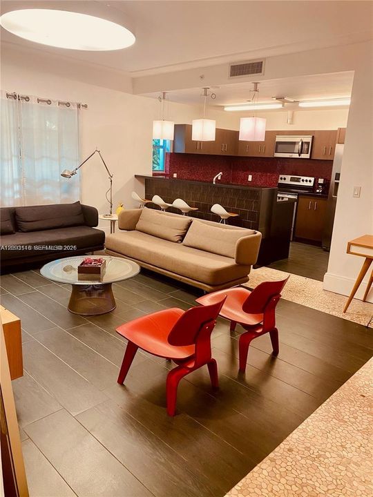 В аренду: $2,500 (1 спален, 1 ванн, 750 Квадратных фут)