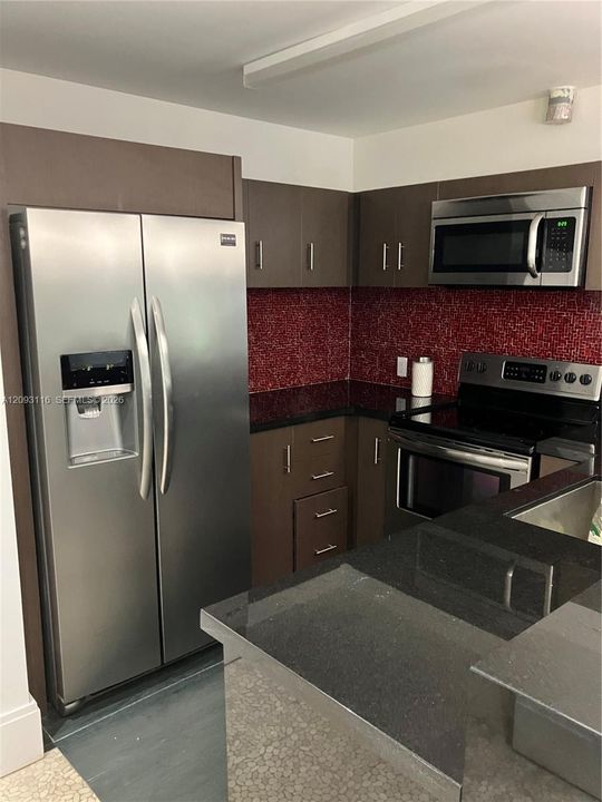 В аренду: $2,500 (1 спален, 1 ванн, 750 Квадратных фут)