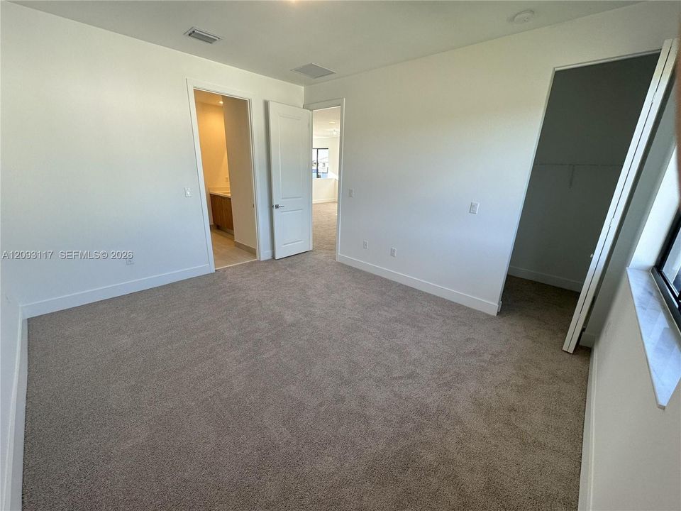 For Sale: $1,695,000 (5 beds, 4 baths, 3562 Square Feet)
