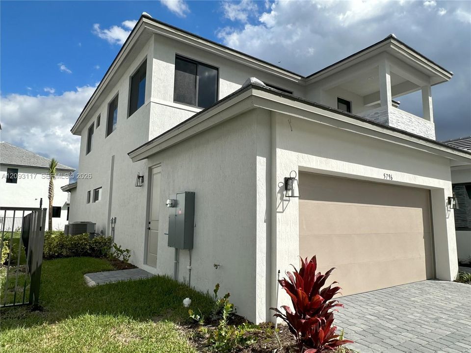 For Sale: $1,695,000 (5 beds, 4 baths, 3562 Square Feet)