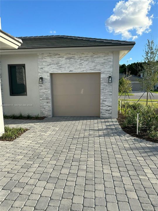 For Sale: $1,695,000 (5 beds, 4 baths, 3562 Square Feet)