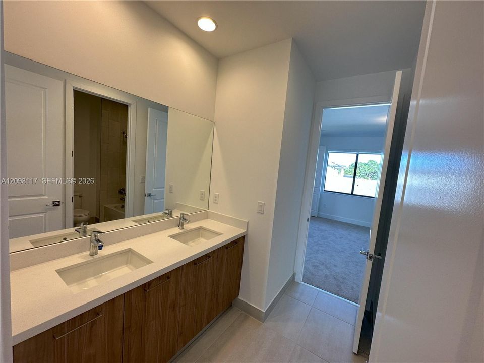 For Sale: $1,695,000 (5 beds, 4 baths, 3562 Square Feet)