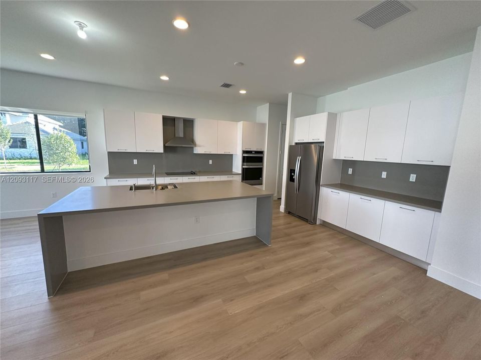 For Sale: $1,695,000 (5 beds, 4 baths, 3562 Square Feet)