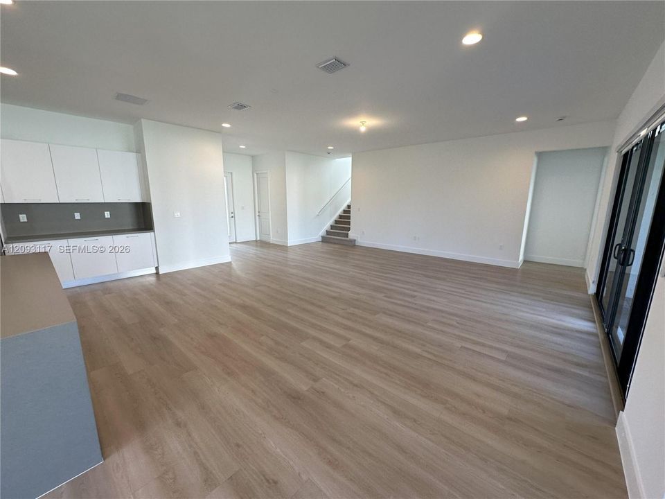 For Sale: $1,695,000 (5 beds, 4 baths, 3562 Square Feet)