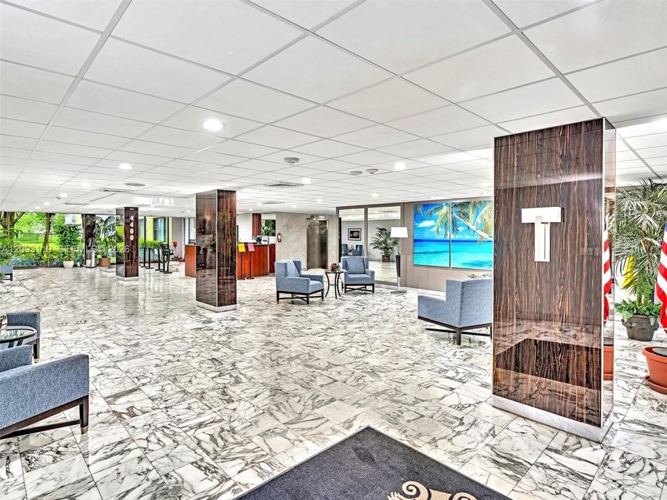 For Sale: $230,000 (2 beds, 2 baths, 1132 Square Feet)