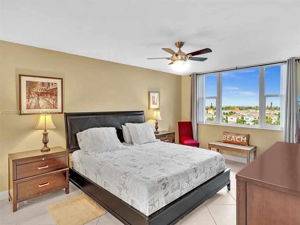 For Sale: $230,000 (2 beds, 2 baths, 1132 Square Feet)