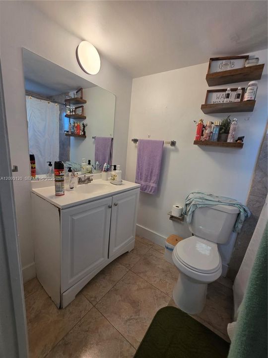 En Venta: $243,902 (2 camas, 2 baños, 980 Pies cuadrados)