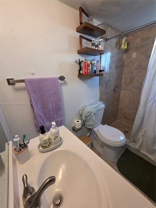 En Venta: $243,902 (2 camas, 2 baños, 980 Pies cuadrados)