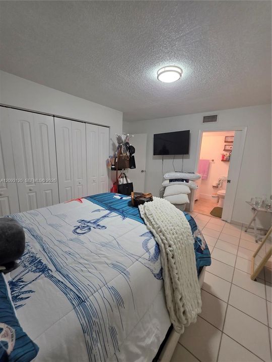En Venta: $243,902 (2 camas, 2 baños, 980 Pies cuadrados)