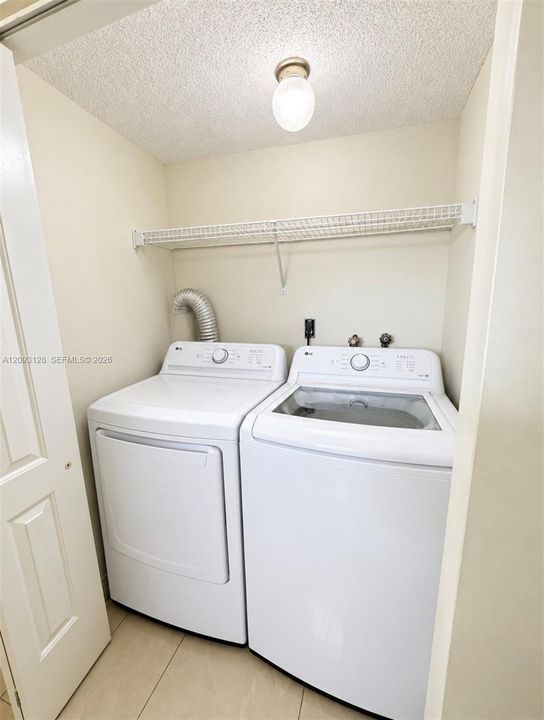 For Sale: $280,000 (2 beds, 2 baths, 1502 Square Feet)