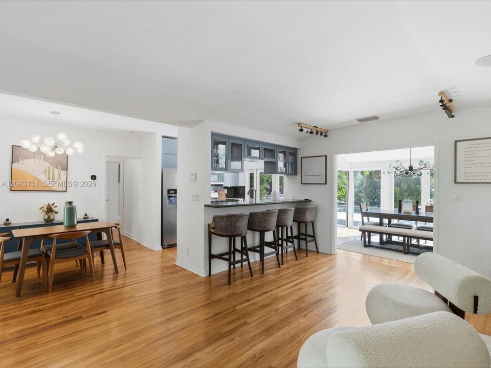For Sale: $2,999,000 (4 beds, 3 baths, 2652 Square Feet)