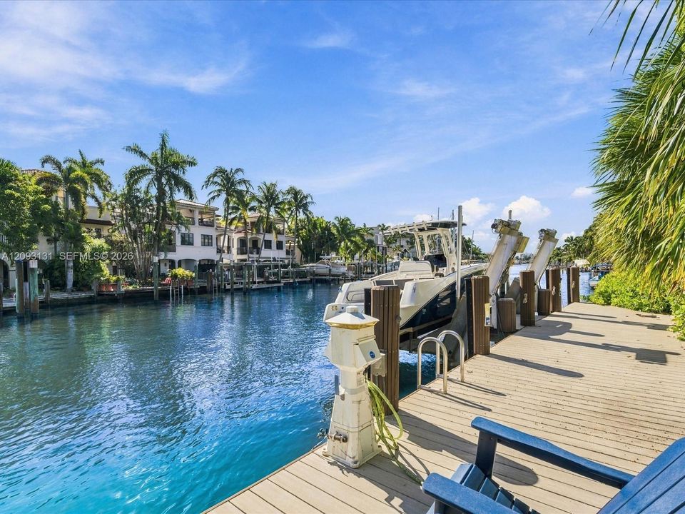 For Sale: $2,999,000 (4 beds, 3 baths, 2652 Square Feet)
