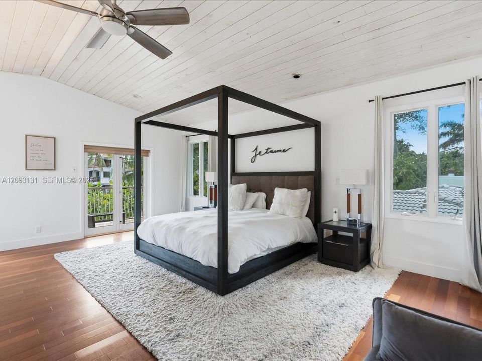 For Sale: $2,999,000 (4 beds, 3 baths, 2652 Square Feet)