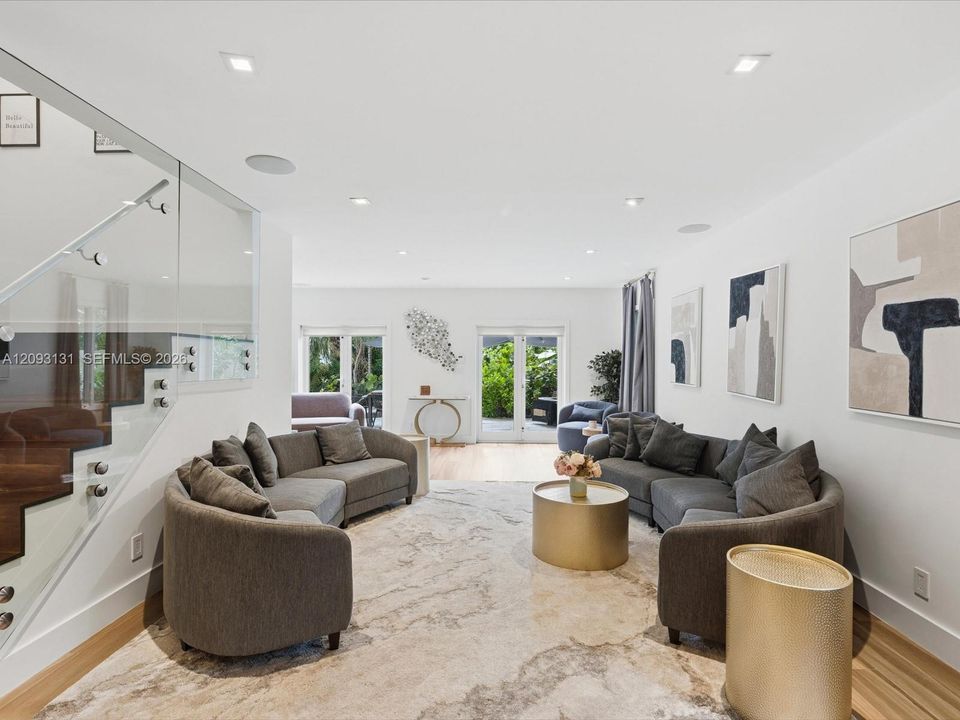For Sale: $2,999,000 (4 beds, 3 baths, 2652 Square Feet)