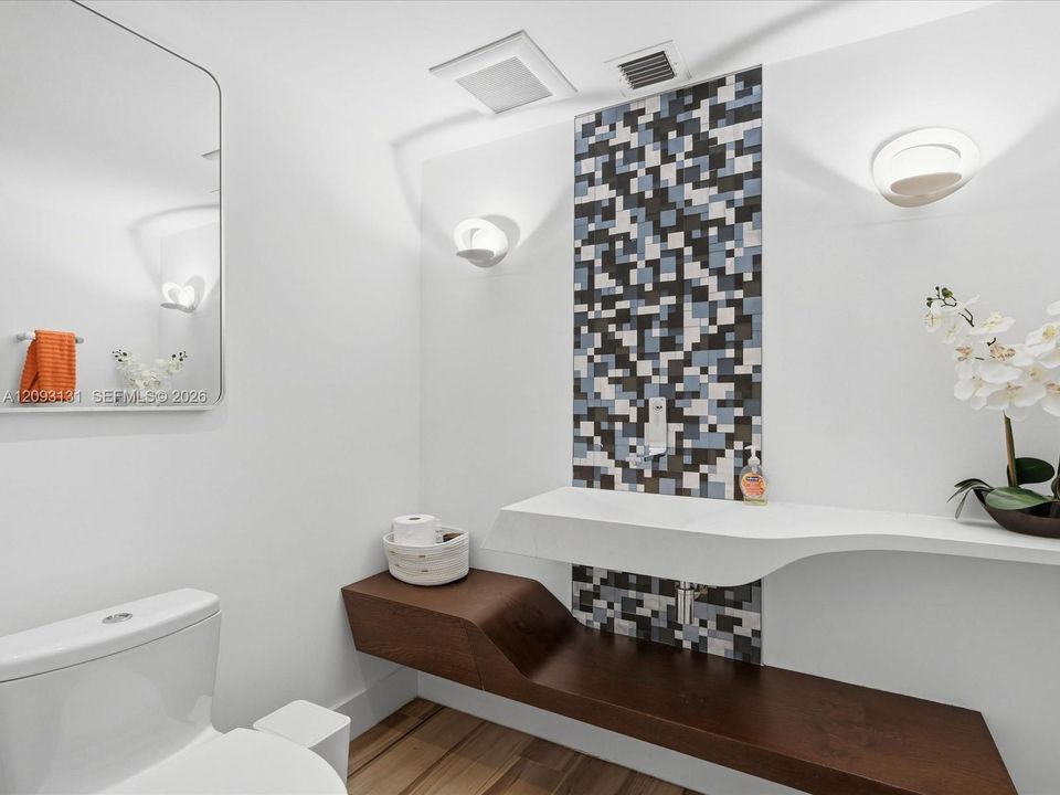 For Sale: $2,999,000 (4 beds, 3 baths, 2652 Square Feet)