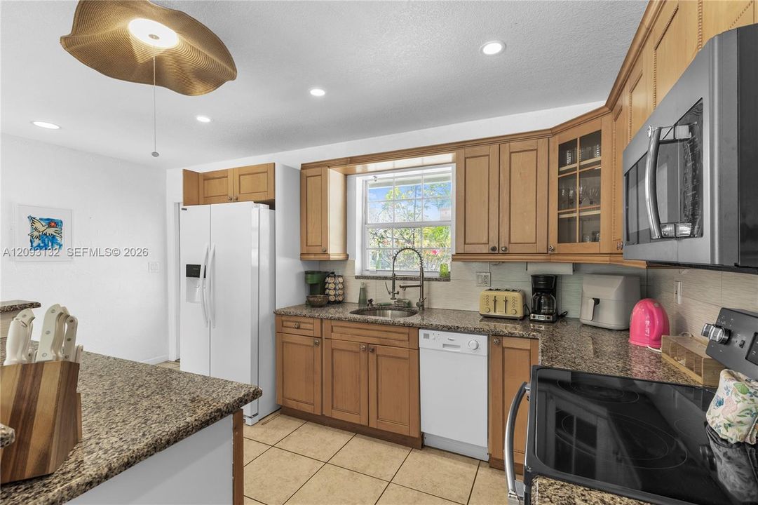 En Venta: $680,000 (3 camas, 3 baños, 1506 Pies cuadrados)
