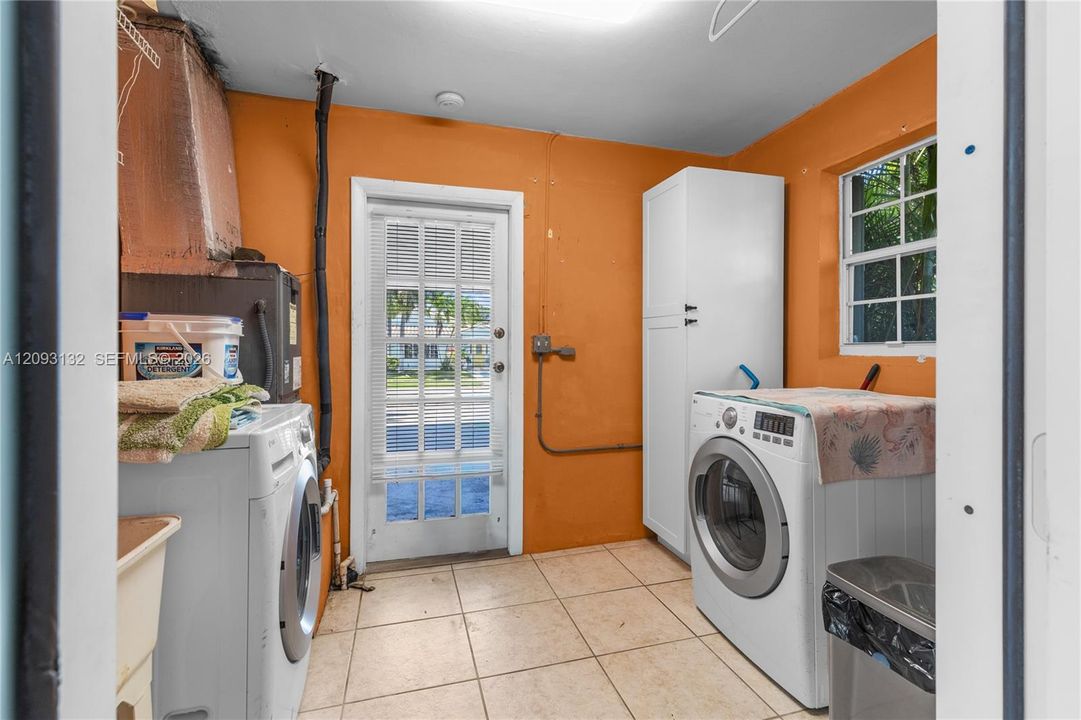 En Venta: $680,000 (3 camas, 3 baños, 1506 Pies cuadrados)