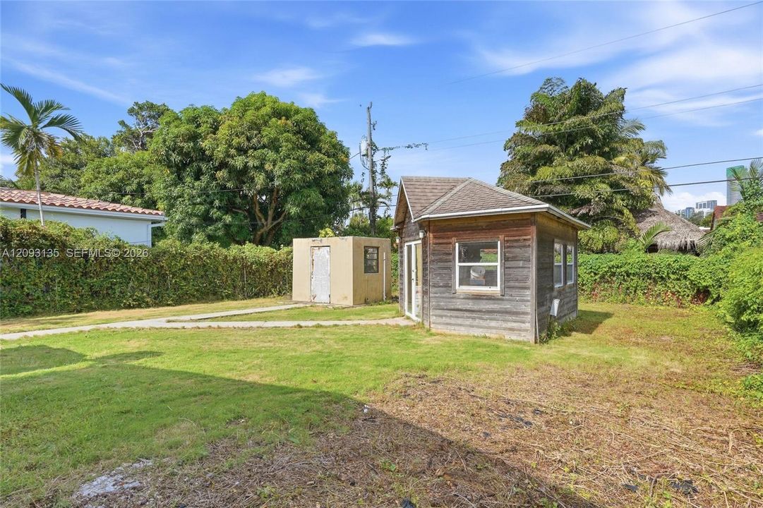 For Sale: $1,125,000 (4 beds, 3 baths, 1813 Square Feet)