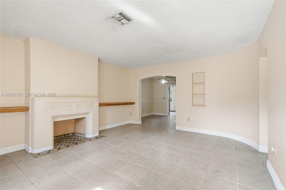 For Sale: $1,125,000 (4 beds, 3 baths, 1813 Square Feet)