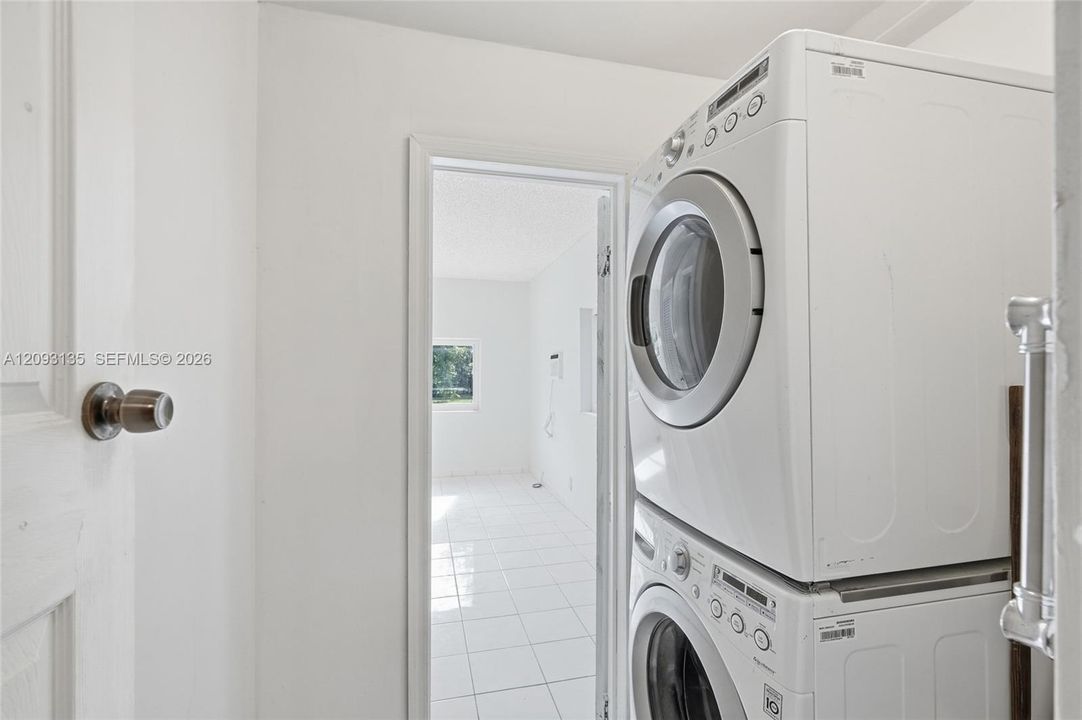 For Sale: $1,125,000 (4 beds, 3 baths, 1813 Square Feet)