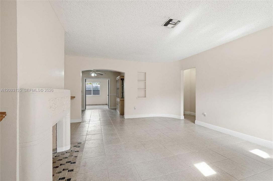 For Sale: $1,125,000 (4 beds, 3 baths, 1813 Square Feet)