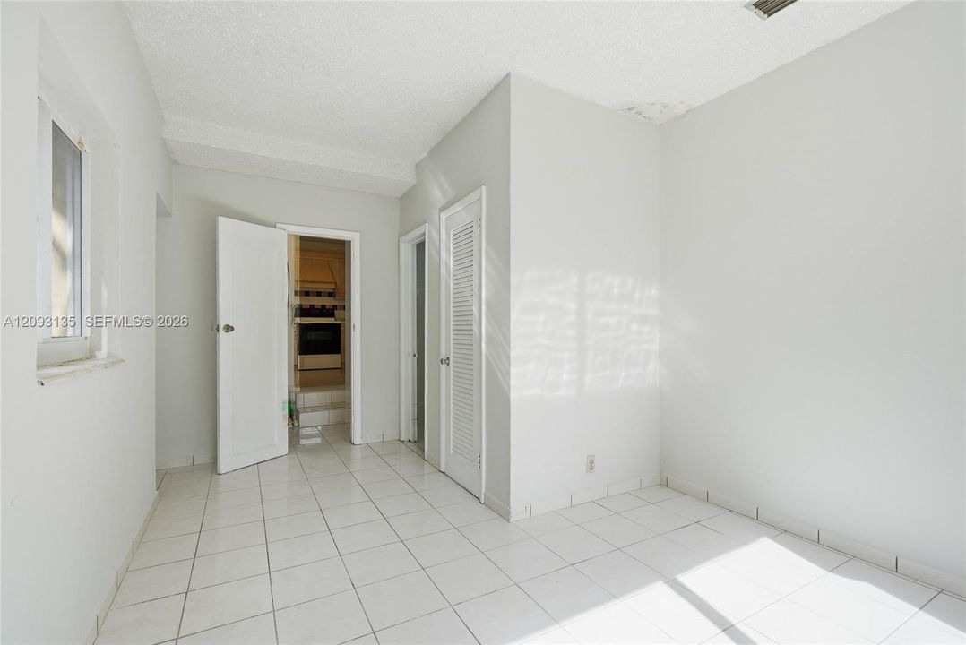 For Sale: $1,125,000 (4 beds, 3 baths, 1813 Square Feet)