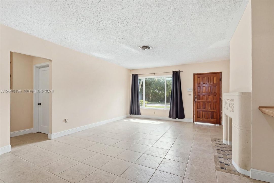For Sale: $1,125,000 (4 beds, 3 baths, 1813 Square Feet)