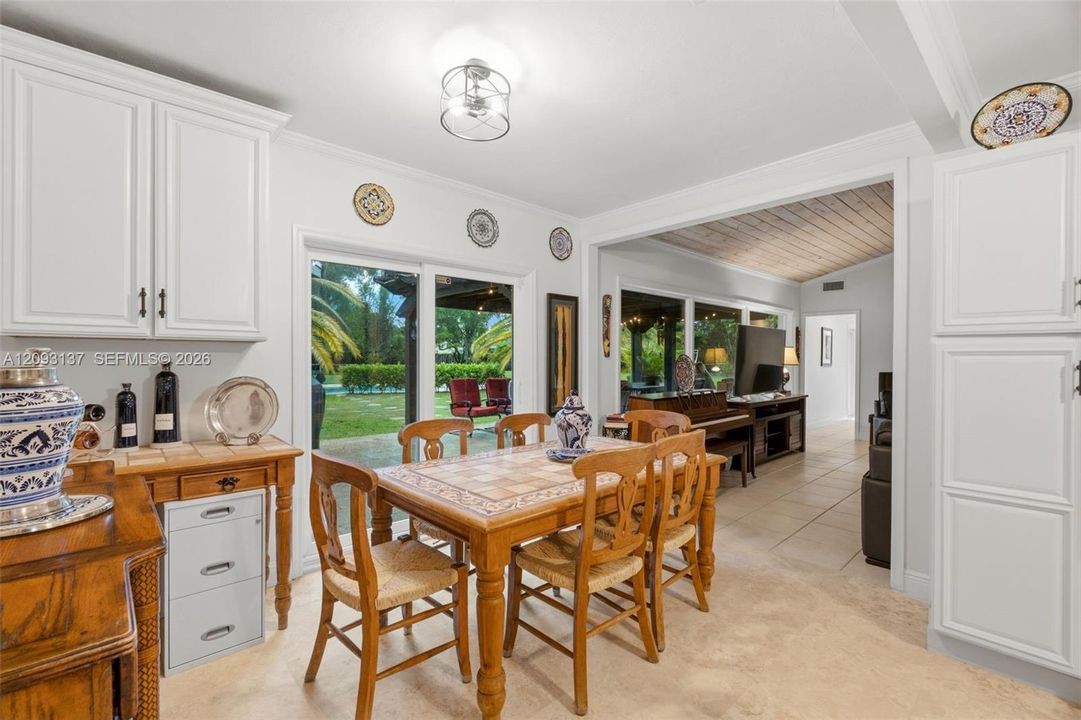For Sale: $1,925,000 (3 beds, 2 baths, 1827 Square Feet)