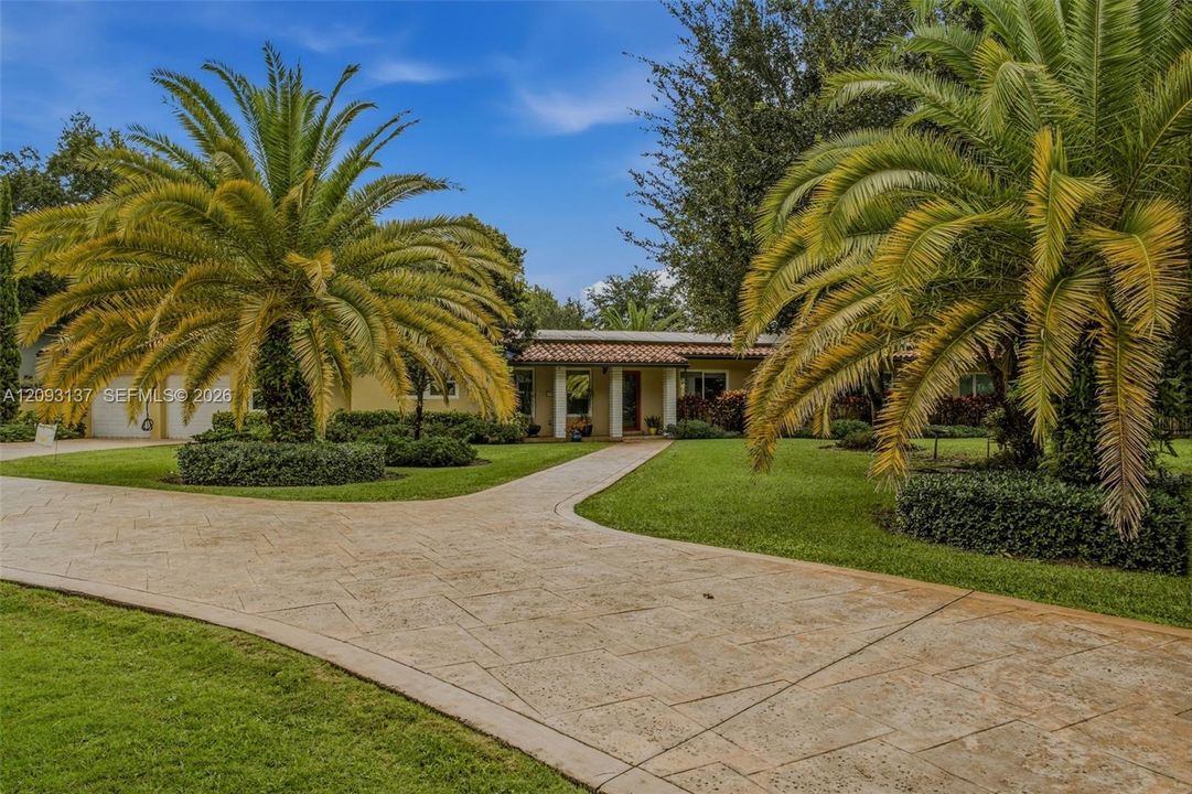 Front Entry / Driveway Approach