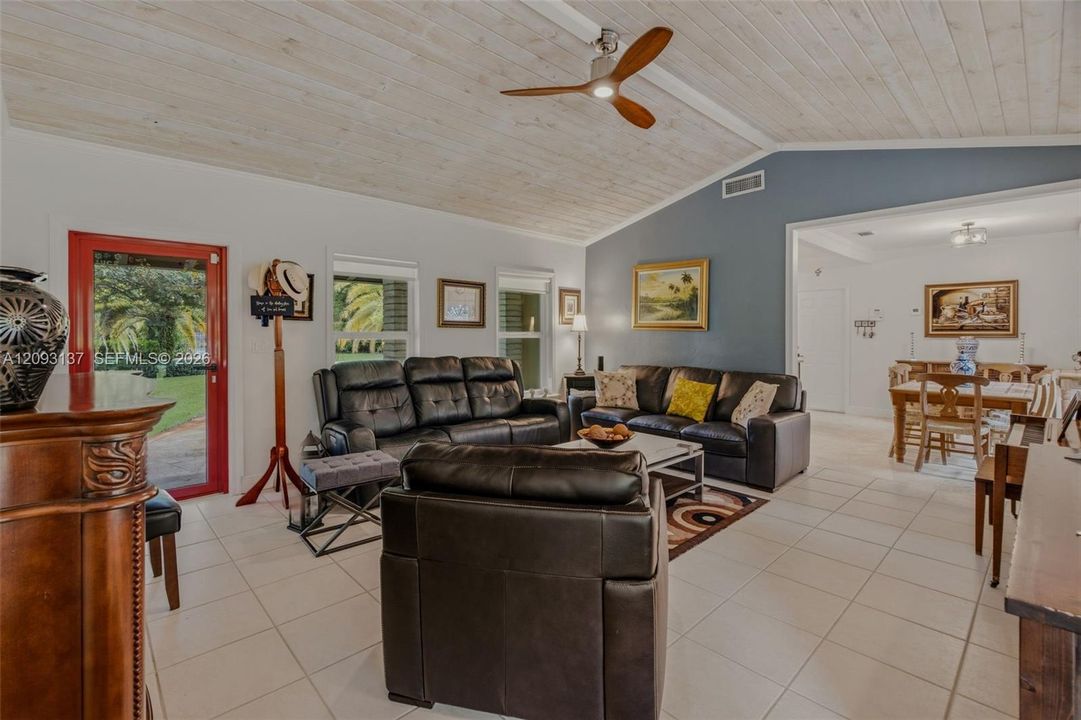 For Sale: $1,925,000 (3 beds, 2 baths, 1827 Square Feet)