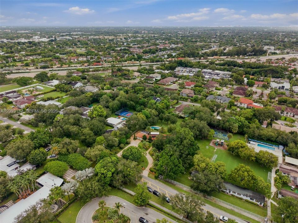 For Sale: $1,925,000 (3 beds, 2 baths, 1827 Square Feet)